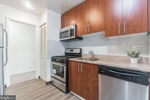 1914 Wilson Ln, Mc Lean, VA 22102-4765