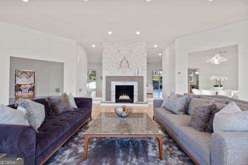 30 Chevaux Ct, Atlanta GA  30342-1944 exterior