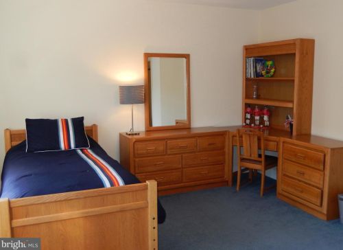 112 Parkview Cir, Media PA 19063-6317 exterior