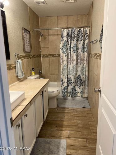 5653 Ballantry Dr, Tucson AZ  85746-1397 exterior