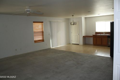 6443 Sunrise Vly Dr, Tucson AZ 85706-4951 exterior