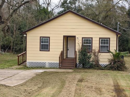 310 18th St, Hempstead TX  77445-4195 exterior