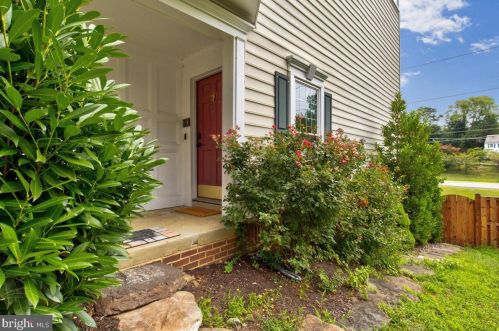 3405 Governors Crest Ct, Alexandria VA  22310-2337 exterior