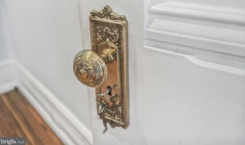 2010 Hillyer Pl, Washington DC 20009-1006 exterior