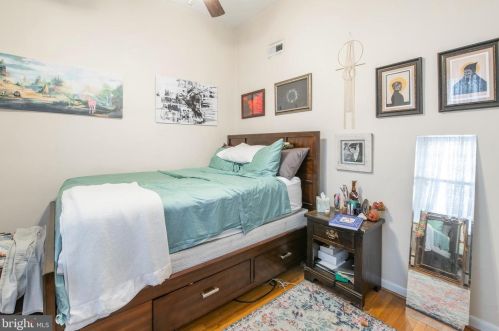 1821 Broad St, Philadelphia PA 19146-2232 exterior