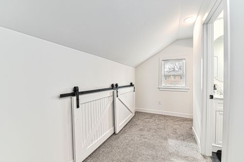 1325 Pryor Ave, Milwaukee WI  53207-1869 exterior