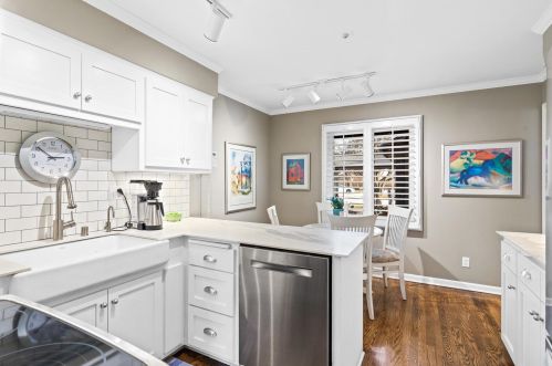 664 Evergreen Ct, Milwaukee WI 53217-1608 exterior