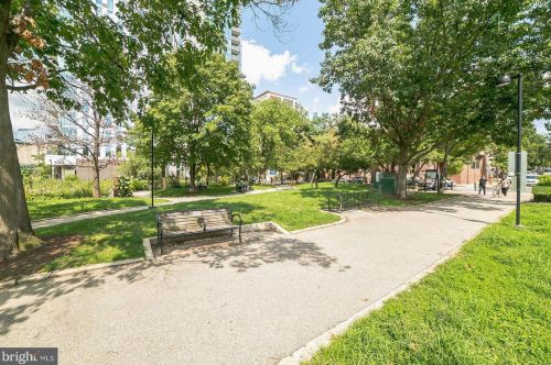 2429 Locust St, Philadelphia PA  19103-5553 exterior