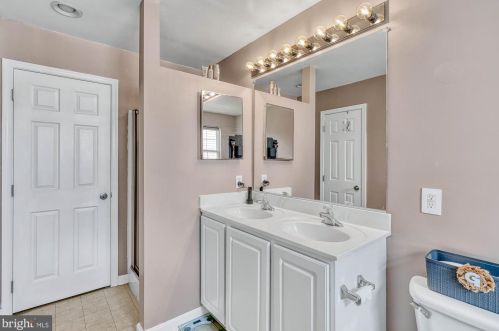 78 Menlena Cir, Hanover PA  17331-8662 exterior