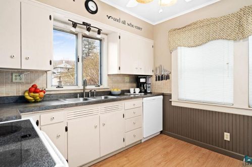 4625 5 St, Duluth MN 55807-2004 exterior