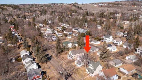 4215 Gladstone St, Duluth MN 55804-1923 exterior