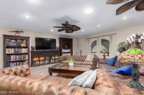 1660 King St, Tucson AZ 85749-8270 exterior