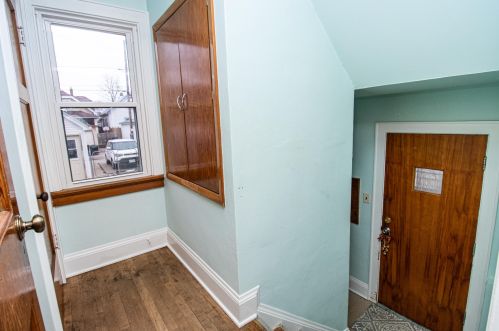 2040 70, Milwaukee WI 53223-2151 exterior