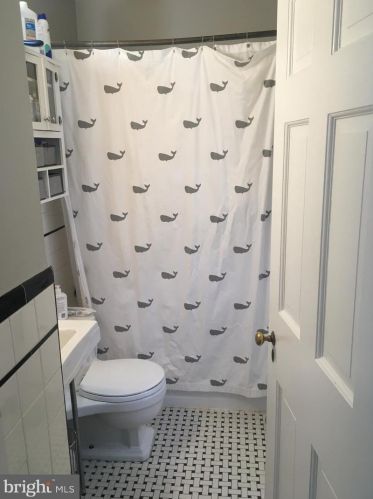 2811 Valley Dr, Alexandria VA  22302-2427 exterior