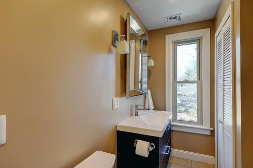 61 Arlington Ave, Providence RI 02906-2443 exterior