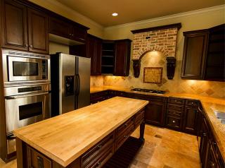 37 Hackberry Ln, Houston TX  77027-5603 exterior