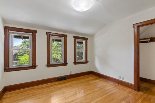 2044 59, Milwaukee WI 53210-1505 exterior