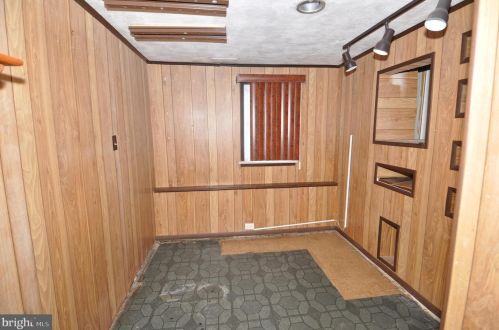 1169 Lower Fry Rd, Trenton NJ 08618-1828 exterior