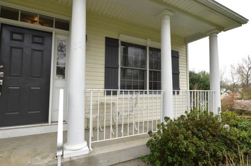 35 Myrtlewood Dr, Milford, CT 06461-9402