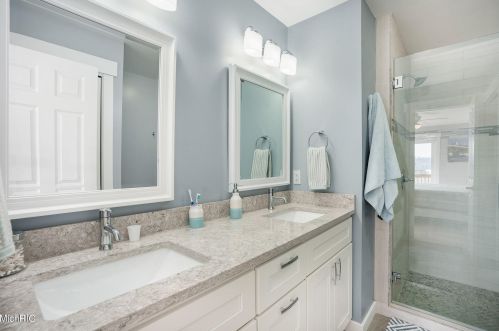 3713 Marina View Pt, Meskegon MI 49441-6406 exterior