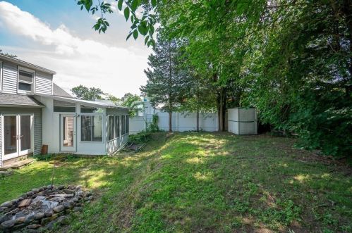 25 Chestnut St, West Springfield MA 01089-2804 exterior