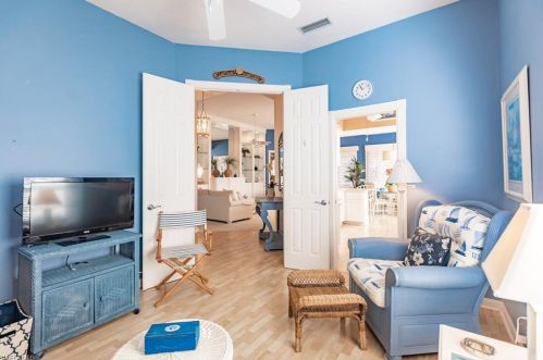 4300 Montalvo Ct, Naples FL 34109-1374 exterior