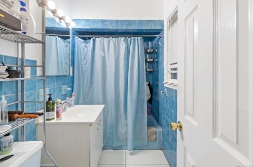 1506 Crosby Ave, Bronx NY 10461-4901 exterior