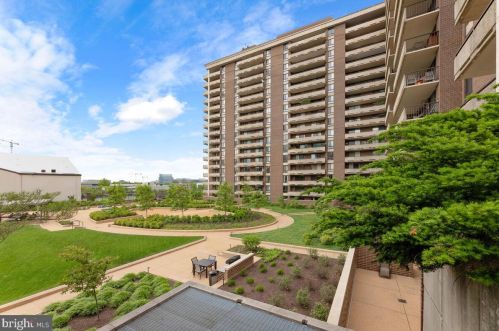 1808 Old Meadow Rd, Mc Lean VA  22102-1825 exterior