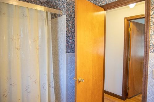 123 Bear Hole Rd, West Springfield MA 01089-1631 exterior