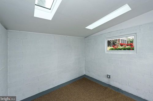 902 Commonwealth Ave, Alexandria VA exterior