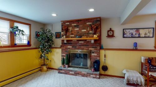 10 Oxcart Dr, Windsor CT 06095-1218 exterior