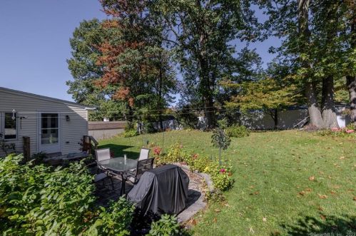 260 Birchwood Dr, Torrington CT 06790-5737 exterior