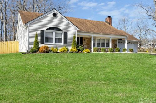 8 Cressida Dr, Old Bridge, NJ 08857-2702