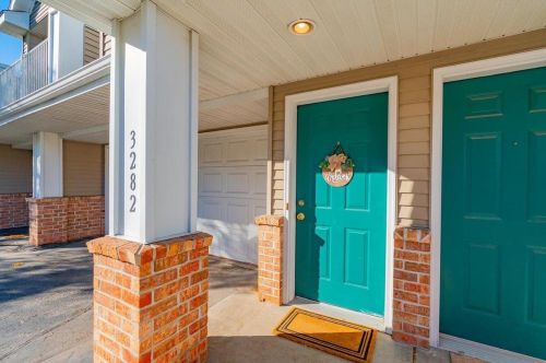 3282 Stonecreek Dr, Madison, WI 53719-5250