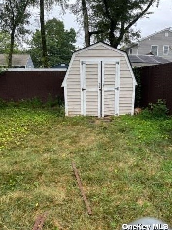 277 15 St, Babylon NY 11704-2728 exterior