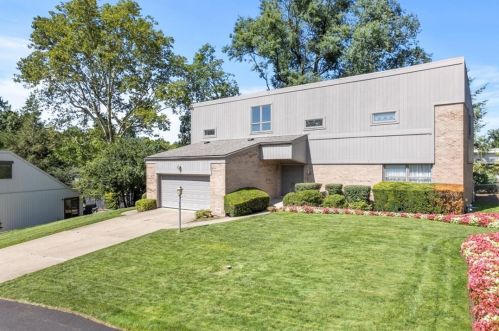 115 Beechwood Ln, Pittsburgh, PA 15206-4525