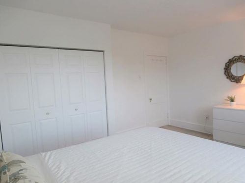 2400 Allender Ave, Pittsburgh PA 15220-3906 exterior