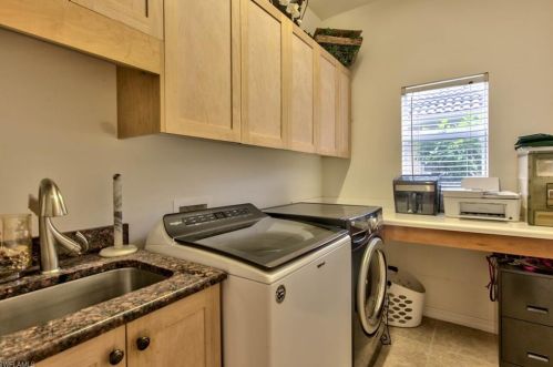 2034 Fairmont Ln, Naples FL 34120-4574 exterior