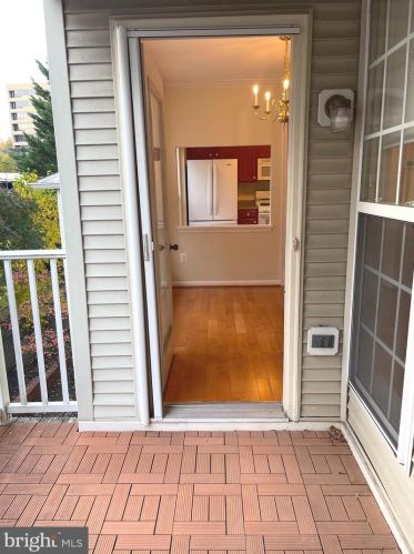 11214 Edson Park Pl, Rockville MD  20852-3166 exterior