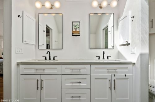 2710 Bosworth Ave, Chicago IL 60642-8062 exterior