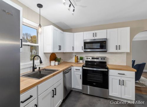 745 Cricklewood St, Wyoming MI exterior