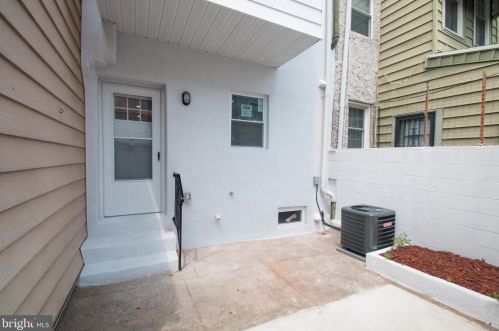 1034 Jackson St, Philadelphia PA  19148-3011 exterior