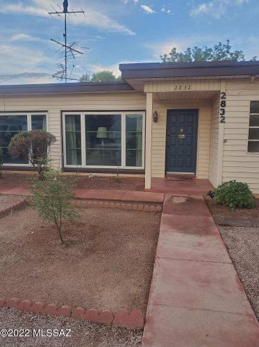 2832 Elm St, Tucson, AZ 85716-3547