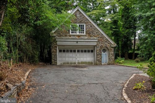 6424 City Ave, Philadelphia PA 19151-2410 exterior