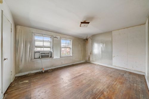 9619 Euclid Ave, Chicago IL 60617-4727 exterior