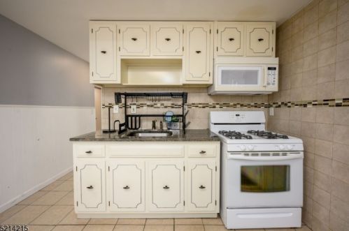 2265 Ludlow St, Rahway NJ 07065-3614 exterior