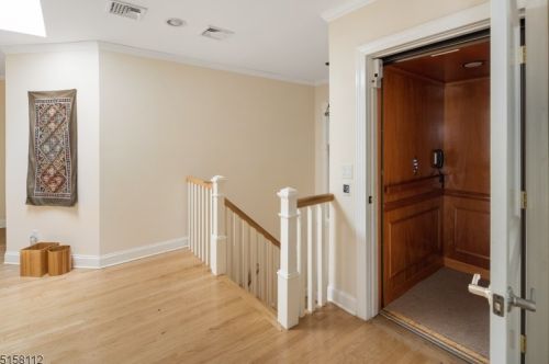 77 Old Brookside Rd, Dover, NJ 07869-3608