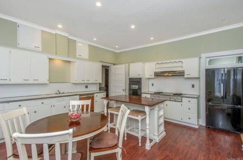 330 Columbus Ave, Mount Vernon NY 10550-4713 exterior