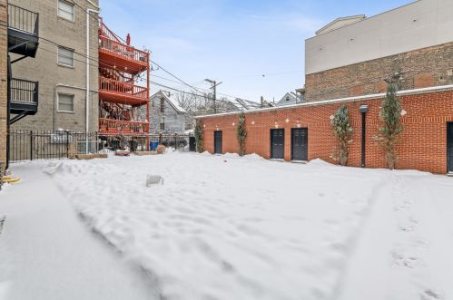 1455 Fletcher St, Chicago IL 60657-2112 exterior