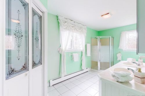 47 Waterman St, Killingly CT 06239-4240 exterior